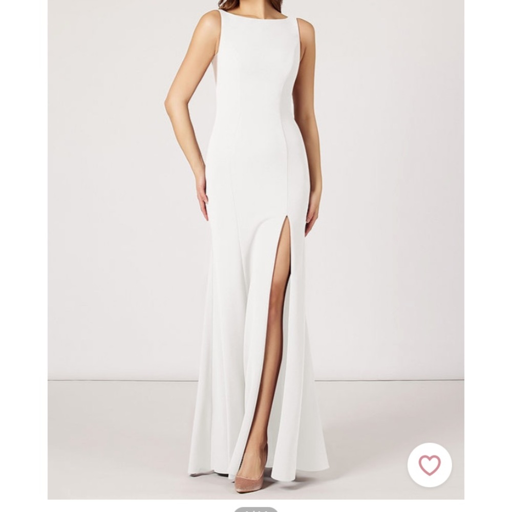 Trumpet/mermaid white gown